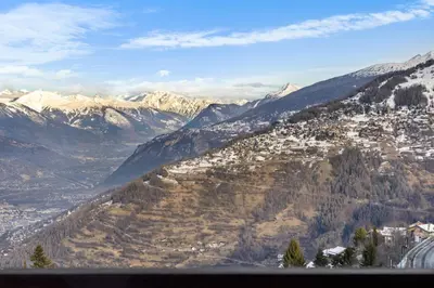 Ein allgemeiner Bergblick oder ein Berglick von der Ferienwohnung aus