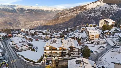 Ein allgemeiner Bergblick oder ein Berglick von der Ferienwohnung aus