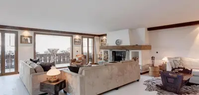 Ein Sitzbereich in der Unterkunft 7-bedroom Chalet Private Pool and Stunning Views