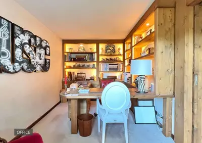 Ein Sitzbereich in der Unterkunft 7-bedroom Chalet Private Pool and Stunning Views