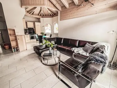 Ein Sitzbereich in der Unterkunft Apartment Residence Chateau A-4 by Interhome