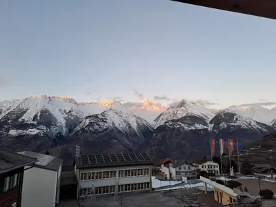 Ein allgemeiner Bergblick oder ein Berglick von der Ferienwohnung aus