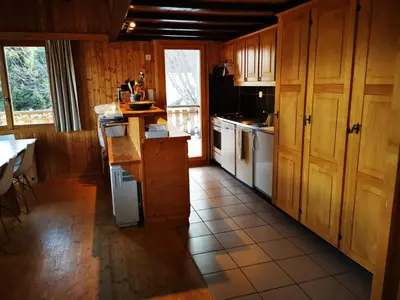 Küche/Küchenzeile in der Unterkunft Chalet St-Hubert