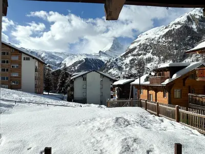 Ein allgemeiner Bergblick oder ein Berglick von der Ferienwohnung aus