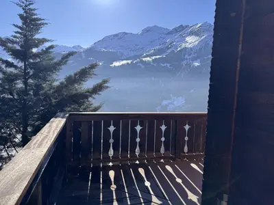 Ein allgemeiner Bergblick oder ein Berglick von der Ferienwohnung aus