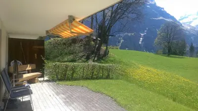 Ein allgemeiner Bergblick oder ein Berglick von der Ferienwohnung aus
