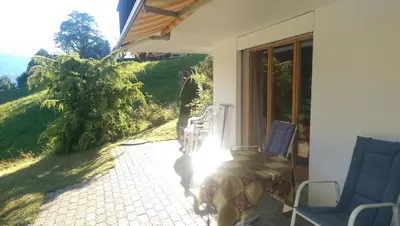Ein Garten an der Unterkunft MOM - Alpine Boutique Apartments, Grindelwald gletscher, Eiger View Terrace Studio