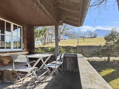 Ein allgemeiner Bergblick oder ein Berglick von der Ferienwohnung aus