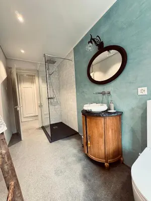 Ein Badezimmer in der Unterkunft Art Residence, Beat Stähli