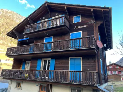 Das Gebäude in dem sich die Ferienwohnung befindet