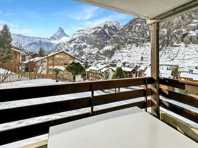 Ein allgemeiner Bergblick oder ein Berglick von der Ferienwohnung aus