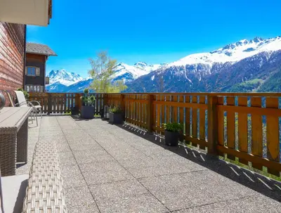 Ein allgemeiner Bergblick oder ein Berglick von der Ferienwohnung aus