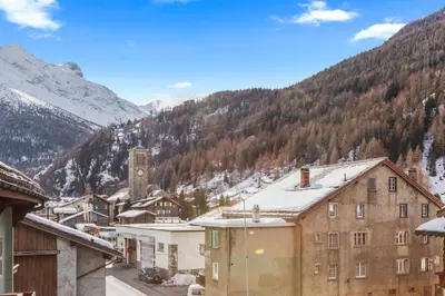 Ein allgemeiner Bergblick oder ein Berglick von der Ferienwohnung aus