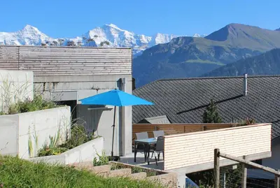 Ein allgemeiner Bergblick oder ein Berglick von der Ferienwohnung aus