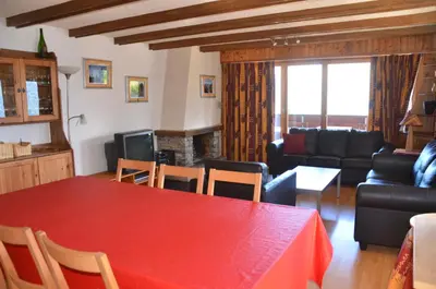 Ein Sitzbereich in der Unterkunft Immeuble Les Aiglons