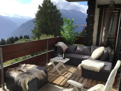 Ein allgemeiner Bergblick oder ein Berglick von der Ferienwohnung aus
