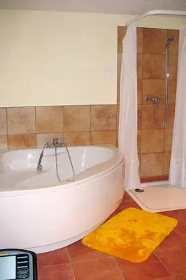 Ein Badezimmer in der Unterkunft Apartment Haus Quelle-4 by Interhome