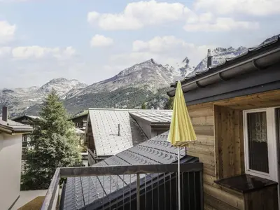 Ein allgemeiner Bergblick oder ein Berglick von der Ferienwohnung aus
