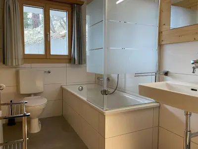 Ein Badezimmer in der Unterkunft Chalet Chalet Soldanella - BEL205 by Interhome
