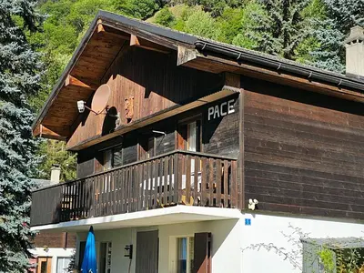 Das Gebäude in dem sich die Ferienwohnung befindet
