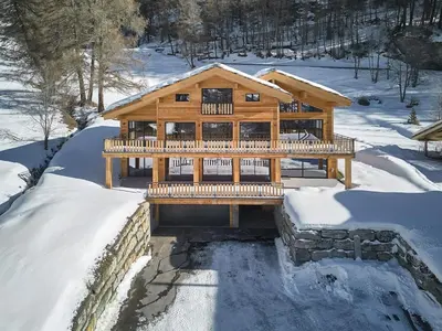 New high standing chalet im Winter