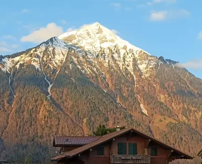 Ein allgemeiner Bergblick oder ein Berglick von der Ferienwohnung aus