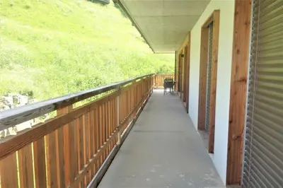 Ein Balkon oder eine Terrasse in der Unterkunft Les Mayens MB 012 - LUXURY apartment 8 pers