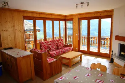 Ein Sitzbereich in der Unterkunft Balcons du Soleil Y3 322 -QUIET apartment 4 pers