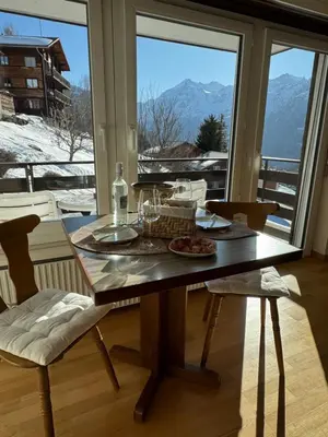 Ein allgemeiner Bergblick oder ein Berglick von der Ferienwohnung aus
