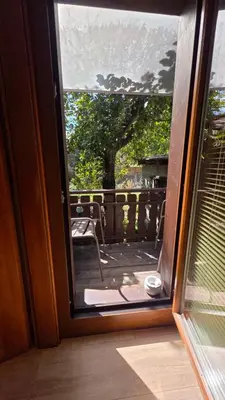 Ein Balkon oder eine Terrasse in der Unterkunft Lonys Wanderlust Nahe Zermatt