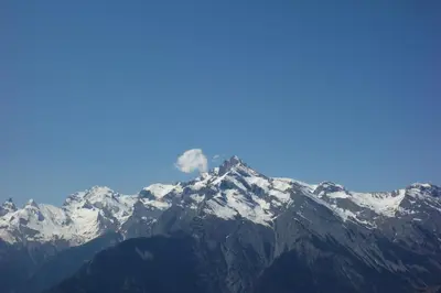 Ein allgemeiner Bergblick oder ein Berglick von der Ferienwohnung aus
