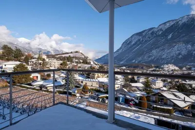 Ein allgemeiner Bergblick oder ein Berglick von der Ferienwohnung aus