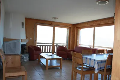 Ein Sitzbereich in der Unterkunft Plein Ciel VA 030 - MOUNTAIN apartment 8 pers