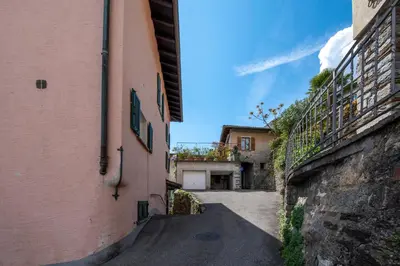 Das Gebäude in dem sich die Ferienwohnung befindet