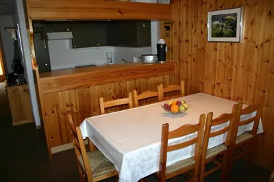 Küche/Küchenzeile in der Unterkunft Mayens de l Ours AZ 013 - MOUNTAIN apartment 8p
