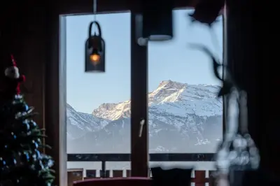 Ein allgemeiner Bergblick oder ein Berglick von der Ferienwohnung aus