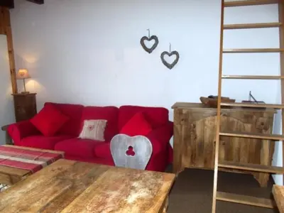 Ein Sitzbereich in der Unterkunft Mayens de l Ours CZ 031 - MOUNTAIN apartment 6 per
