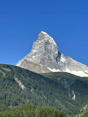 Ein allgemeiner Bergblick oder ein Berglick von der Ferienwohnung aus