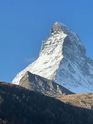 Ein allgemeiner Bergblick oder ein Berglick von der Ferienwohnung aus