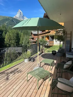 Ein allgemeiner Bergblick oder ein Berglick von der Ferienwohnung aus