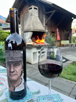 Getränke in der Unterkunft KIENHOLZ by Stay in Brienz