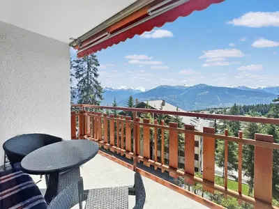 Ein allgemeiner Bergblick oder ein Berglick von der Ferienwohnung aus