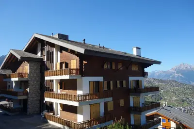 Ein allgemeiner Bergblick oder ein Berglick von der Ferienwohnung aus