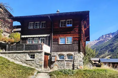 Ein allgemeiner Bergblick oder ein Berglick von der Ferienwohnung aus