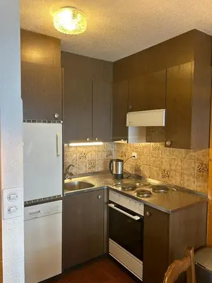 Küche/Küchenzeile in der Unterkunft Melezes K 021 - SKI & NATURE apartment 6 pers