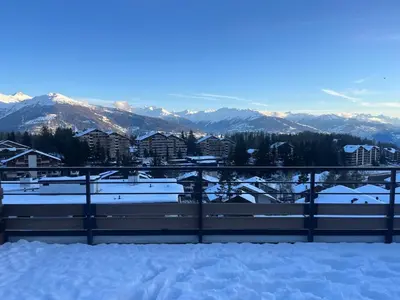 Ein allgemeiner Bergblick oder ein Berglick von der Ferienwohnung aus