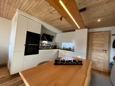 Küche/Küchenzeile in der Unterkunft Evolène Panorama- Renovated Apartment with Dent Blanche View 2-4 persons