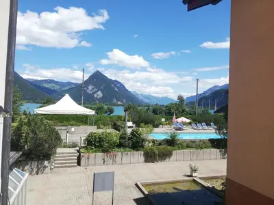 Ein allgemeiner Bergblick oder ein Berglick von der Ferienwohnung aus