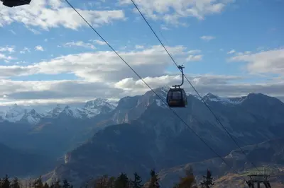 Ein allgemeiner Bergblick oder ein Berglick von der Ferienwohnung aus