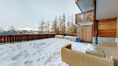 Ein allgemeiner Bergblick oder ein Berglick von der Ferienwohnung aus